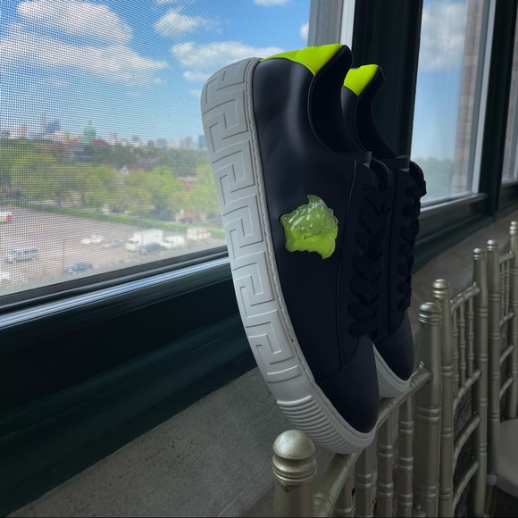 VERSACE GRECA LEATHER SNEAKER (US 10) - Picture 8 of 14